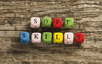 Recrutement CDD, CDI santé : comment évaluer les soft skills pour trouver le bon candidat